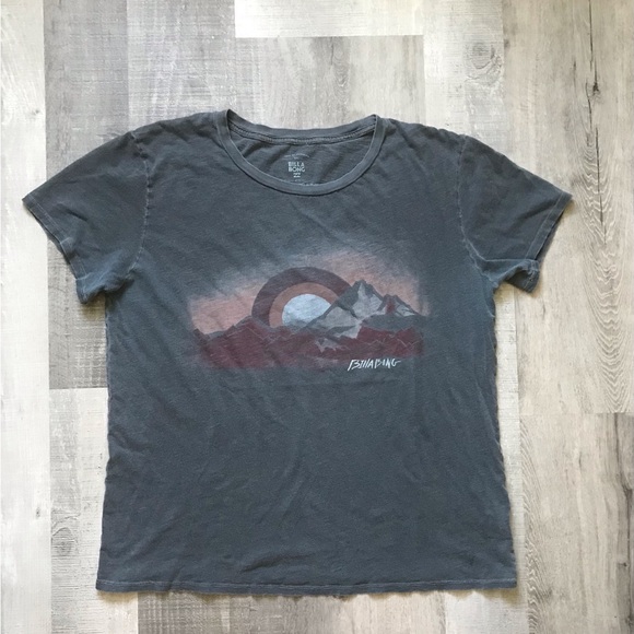 Short-Sleeve Relaxed Fit Tops Size L - Picture 3 of 3